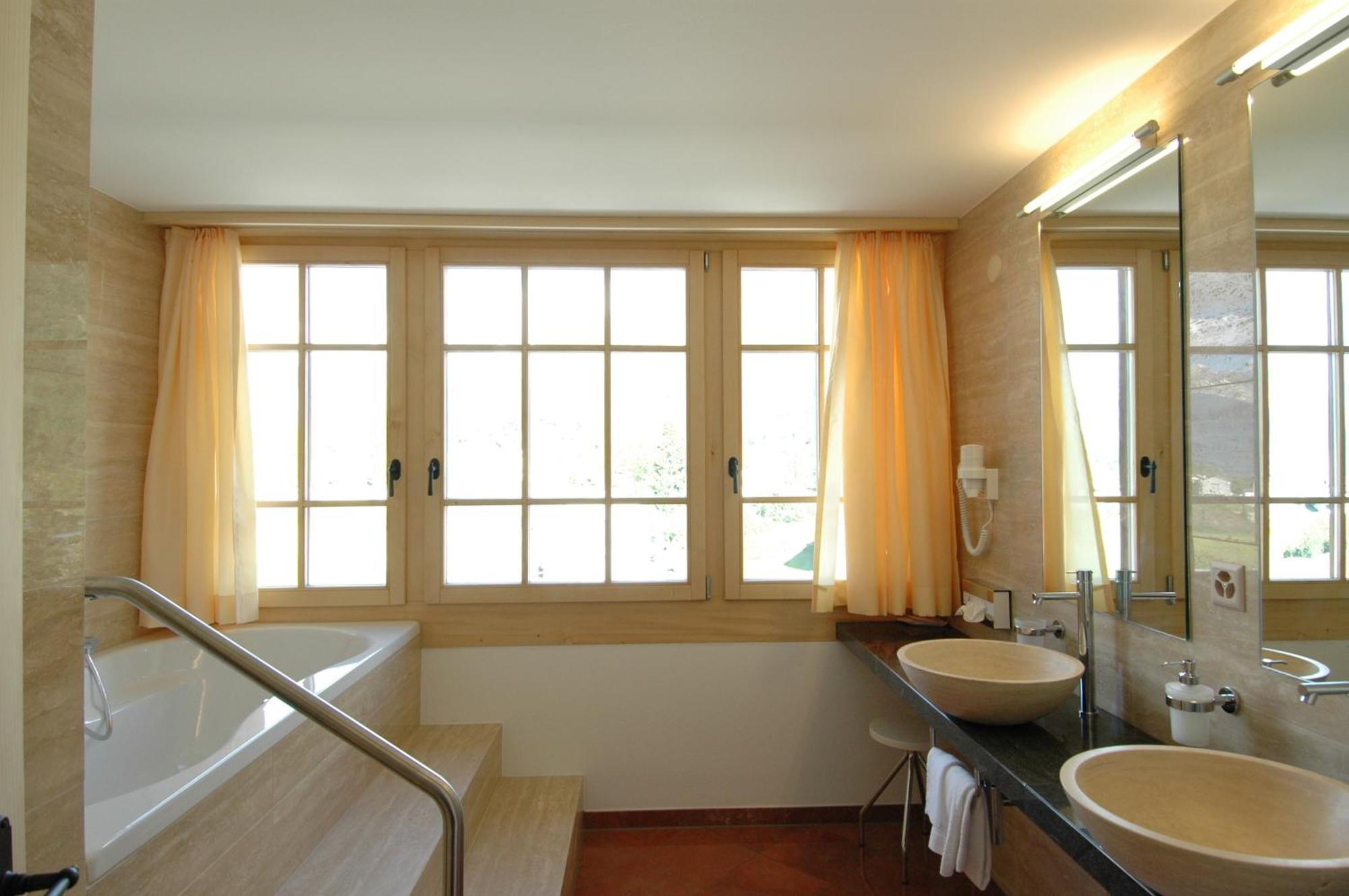 Schweizerhaus Swiss Quality Hotel Maloja Quarto foto